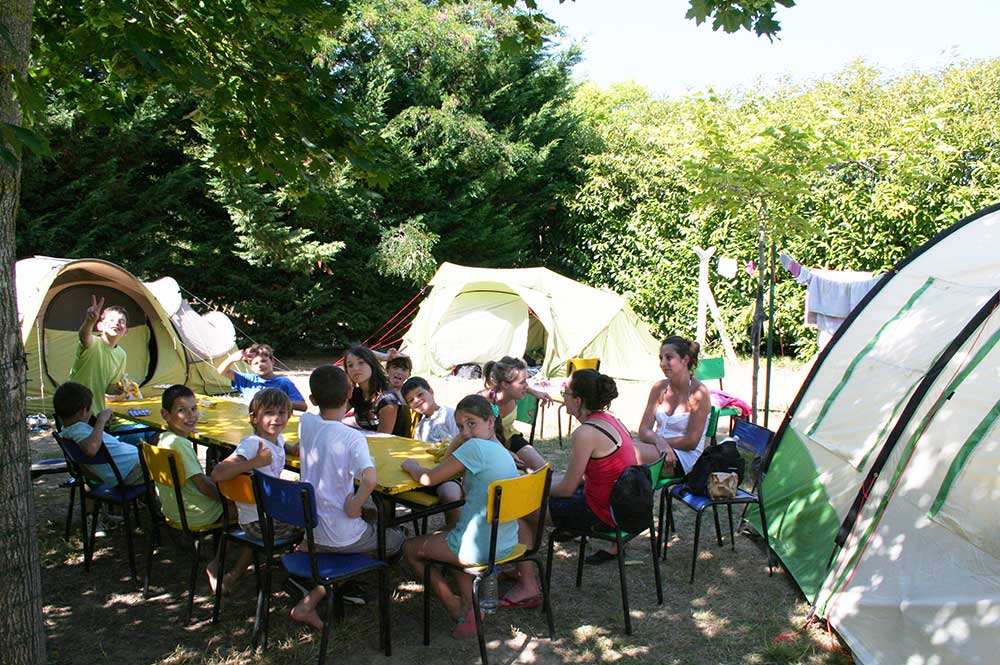 Camping du centre Bouëssé - La Garenne.